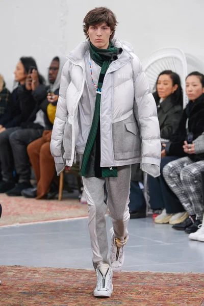 Look 3